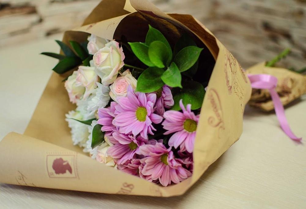 Букет цветов из: Розы и Хризантемы в Буе