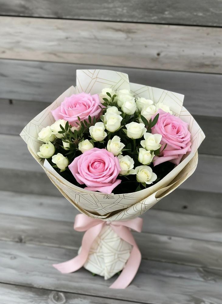 Букет цветов из: Розы в Буе