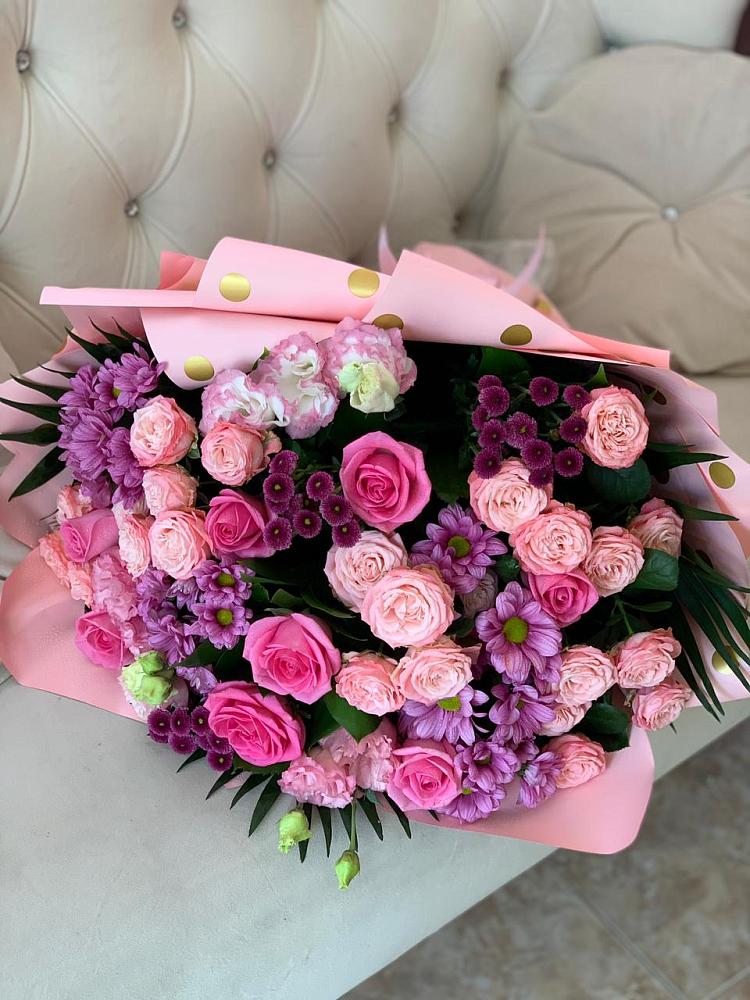 Букет цветов из: Хризантемы, Розы и Лизиантусы в Буе