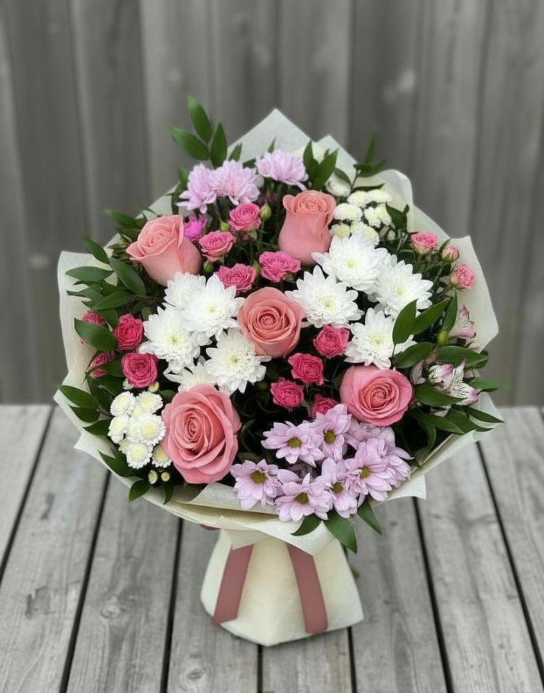 Букет цветов из: Альстромерии, Гвоздики, Розы и Хризантемы в Буе