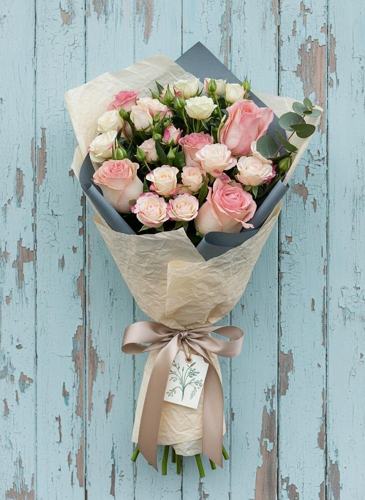 Букет цветов из: Розы в Буе