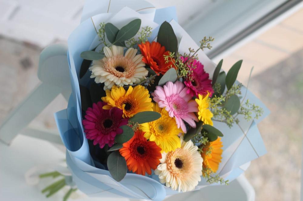 Букет цветов из: Герберы в Буе