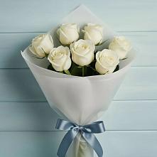 Букет 7 Белых роз Эдлесс Лав в Буе