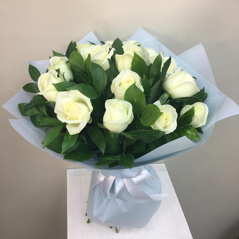 Букет 15 Белых роз Проуд в Буе