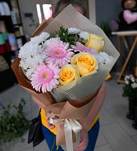 Букет цветов из:  Герберы, Розы и Хризантемы в Буе
