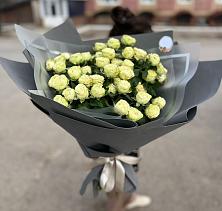 Букет Белые кустовые розы Солинеро в Буе