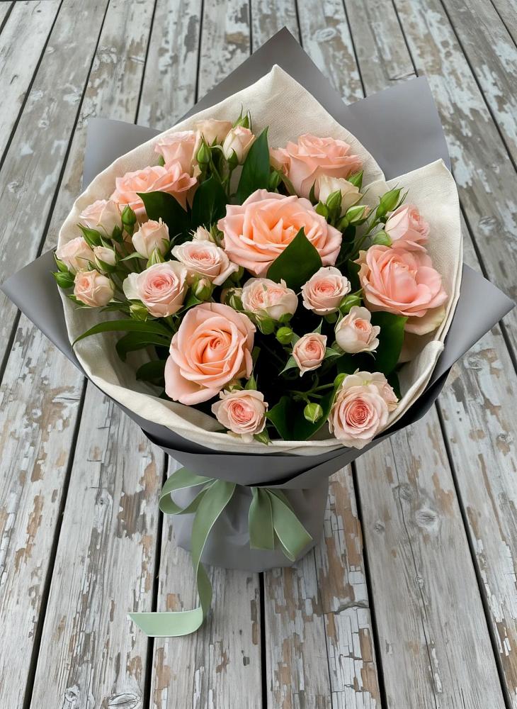 Букет цветов из: Розы в Буе