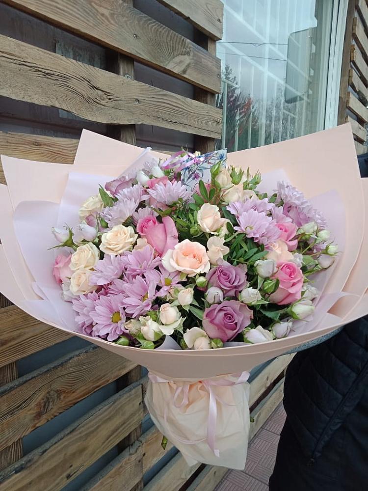 Букет цветов из: Розы и Хризантемы в Буе