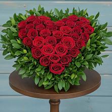 Цветочная композиция из Розы в виде сердца в Буе