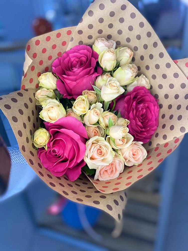 Букет цветов из: Розы в Буе