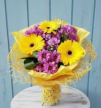 Букет цветов из:  Хризантемы и Герберы в Буе