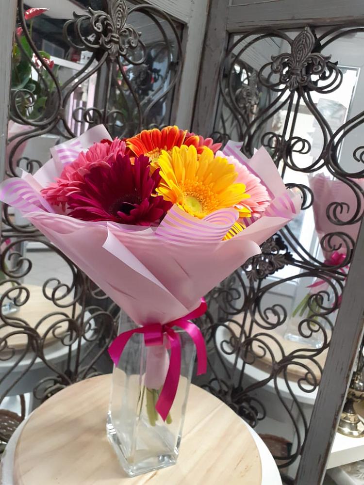 Букет цветов из: Герберы в Буе