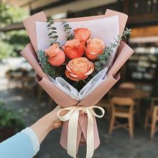 Букет цветов из:  Розы в Буе