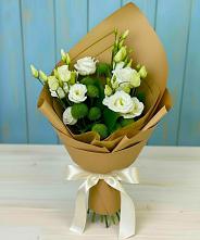 Букет цветов из:  Хризантемы и Лизиантусы в Буе