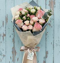 Букет цветов из:  Розы в Буе