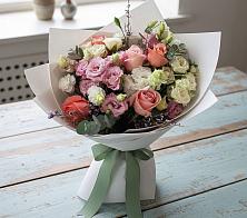 Букет цветов из:  Розы, Лизиантусы и Гвоздики в Буе