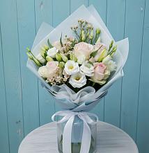 Букет цветов из:  Розы и Лизиантусы в Буе