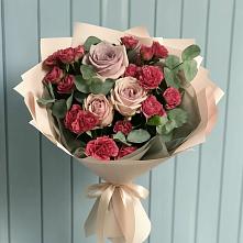 Букет цветов из:  Гвоздики и Розы в Буе