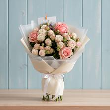 Букет цветов из:  Розы в Буе