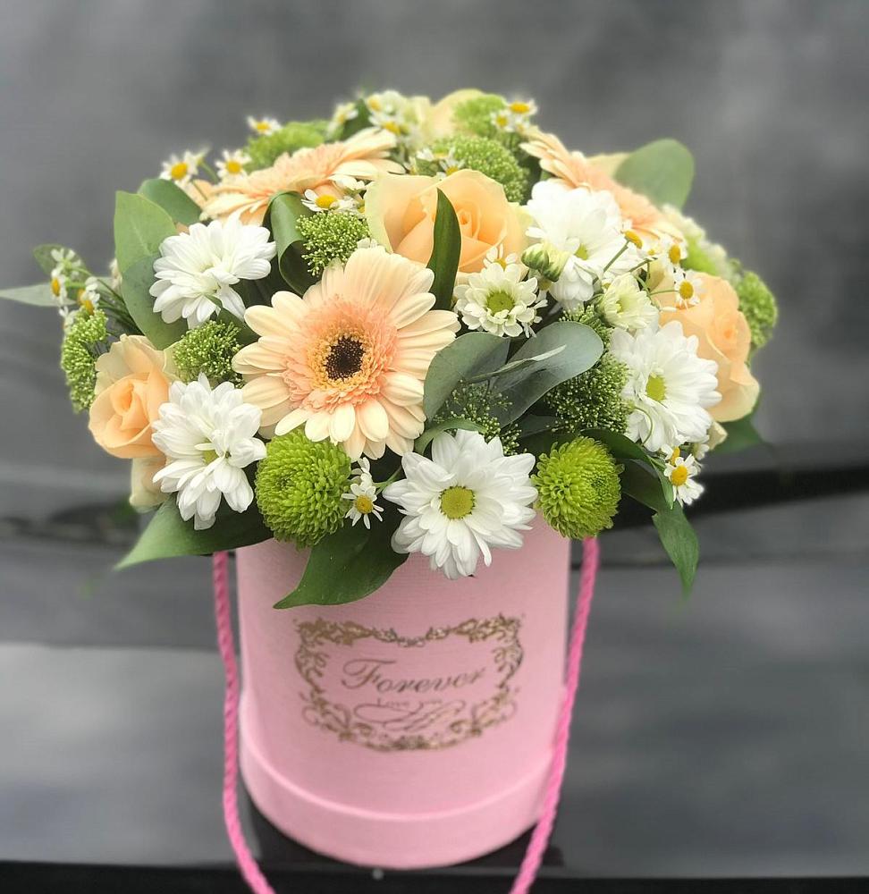 Цветочная композиция из Розы, Герберы и Хризантемы в шляпной коробке в Буе