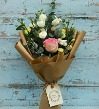 Букет цветов из:  Розы и Лизиантусы в Буе