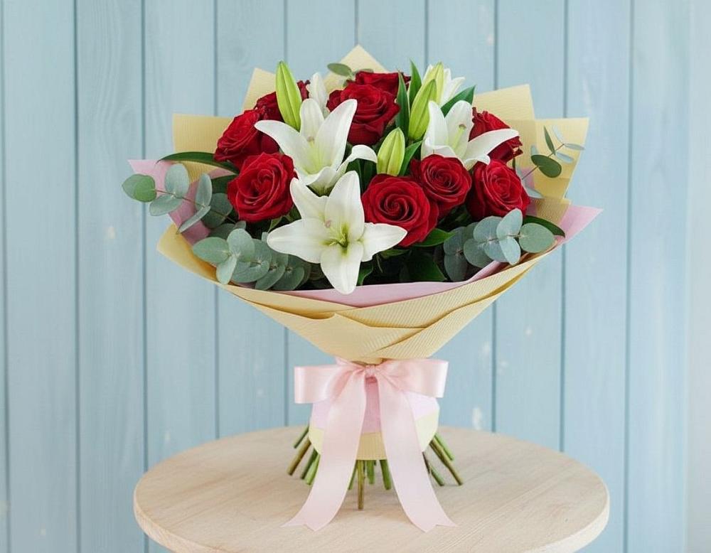 Букет цветов из: Лилии и Розы в Буе